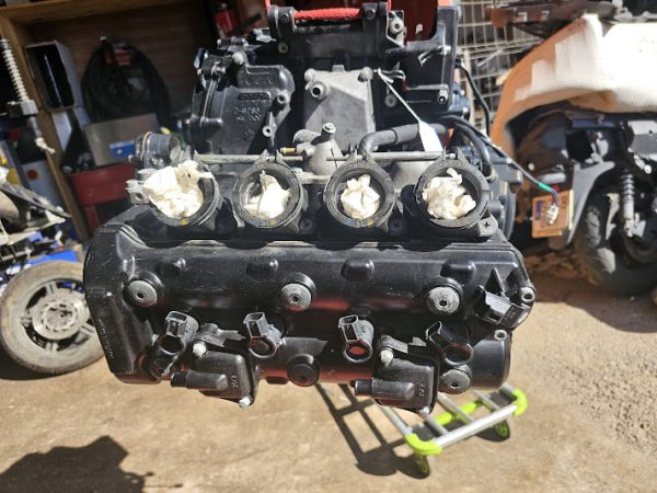 motor suzuki gsr 750