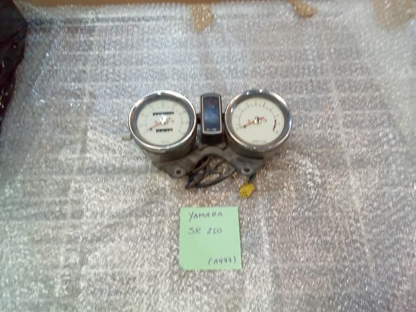 marcador Cuadros Relojes cuenta kilometros Yamaha SR 250