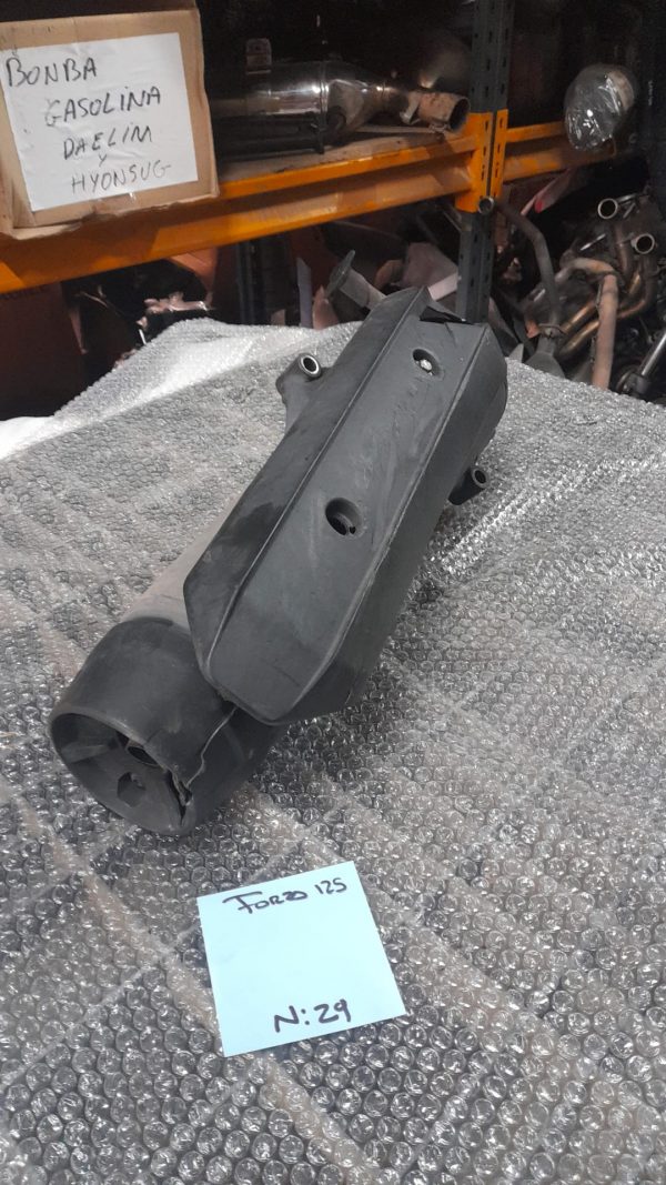 dee8351c-e9a3-43e3-bda2-5fe66973b7e5 escape honda forza 125