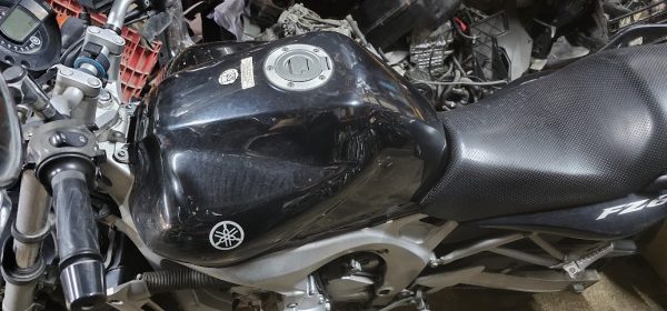 deposito negro fz6