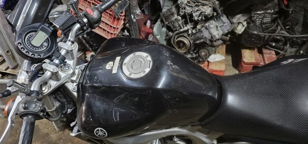 deposito negro fz6