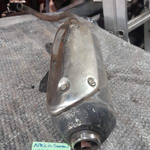 82ed2b17-e048-4ca4-9aa3-7ea8ac3f4fed escape aprilia scarabeo 125