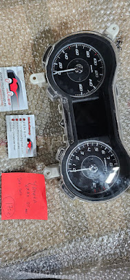 20241212_192100 cuadro relojes yamaha xmax 125