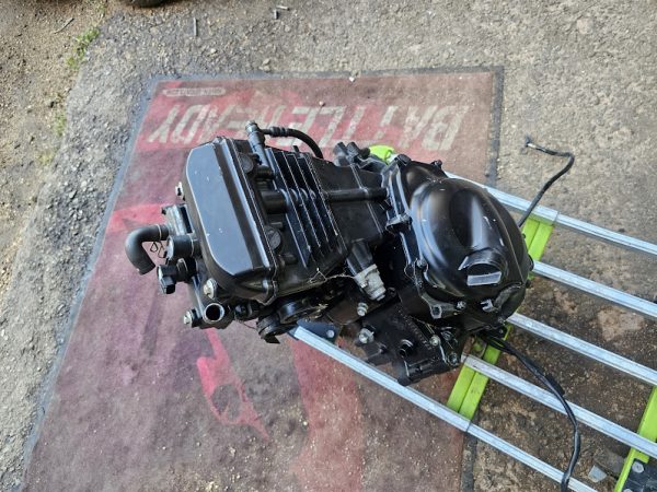 20250926_183204 motor kawasaki ninja 250r
