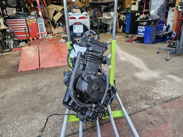 20250926_183256 motor kawasaki ninja 250r