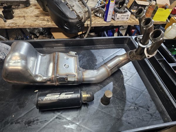 20251025_192450 Escape completo colector y silencioso yamaha mt09