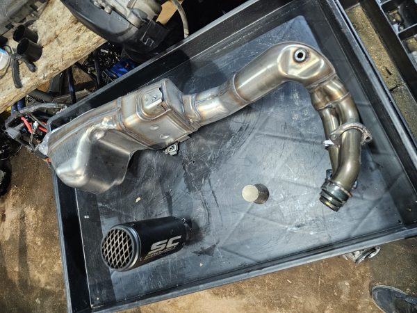 20251025_192511 Escape completo colector y silencioso yamaha mt09