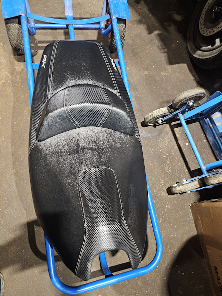 20251225_173005 asiento sillon kymco ak 550