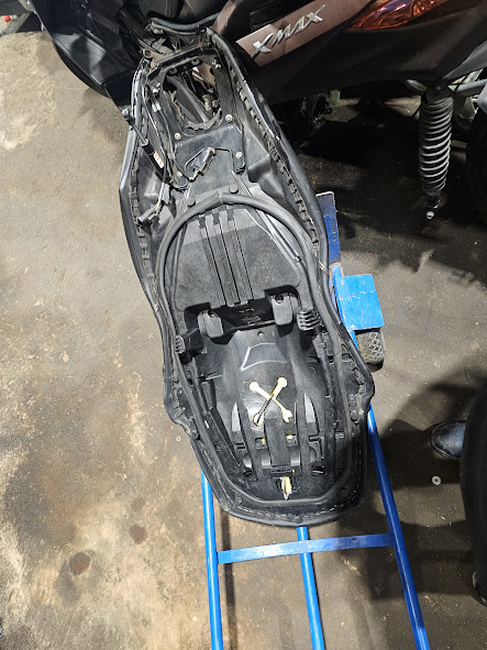 20251225_174220 ASIENTO SILLON BMW C650GT