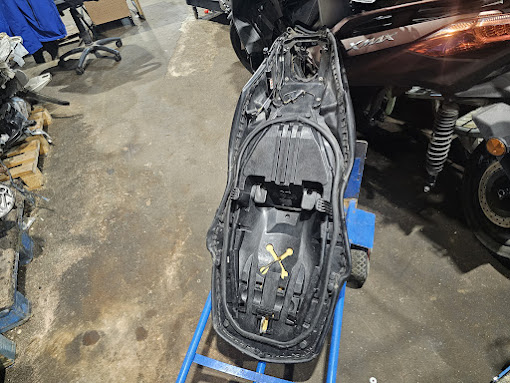 20251225_174224 ASIENTO SILLON BMW C650GT