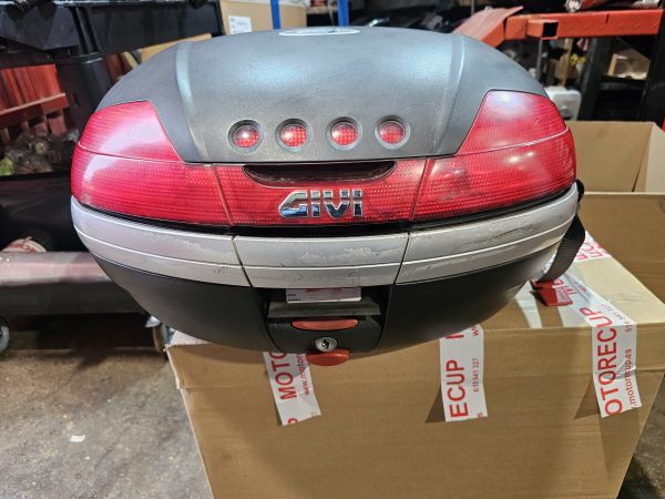 Baul givi con soporte yamaha majesty 400
