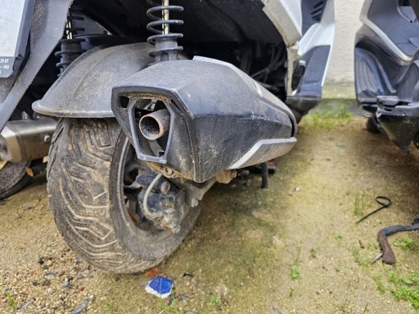 escape kymco grand dink 300