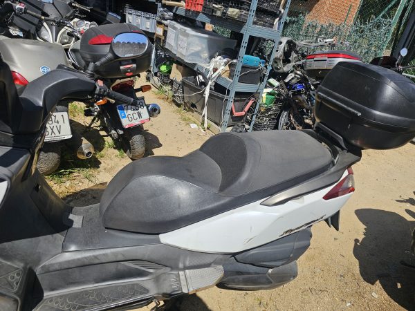 Asiento + caballete central kymco superdink 125