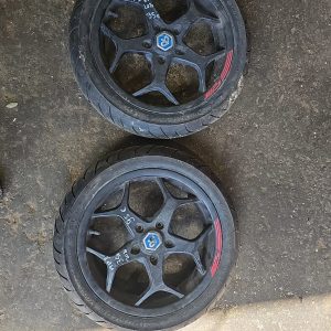 IMG-20260408-WA0012 Kit 3 llantas piaggio mp3 350