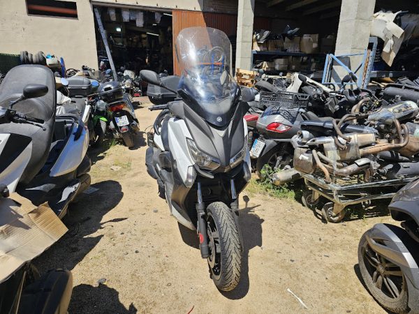 YAMAHA XMAX 400