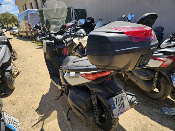 YAMAHA XMAX 400