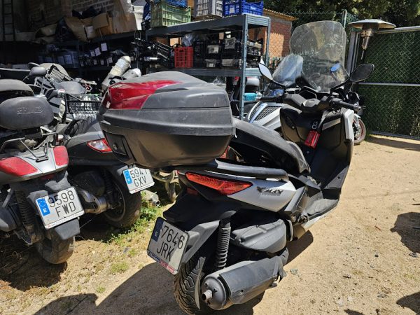 YAMAHA XMAX 400