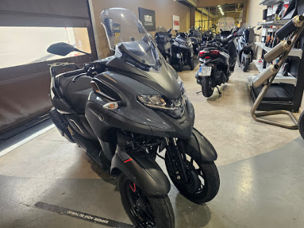 YAMAHA TRICITY 300