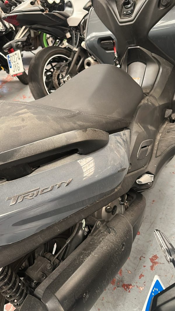 YAMAHA TRICITY 300